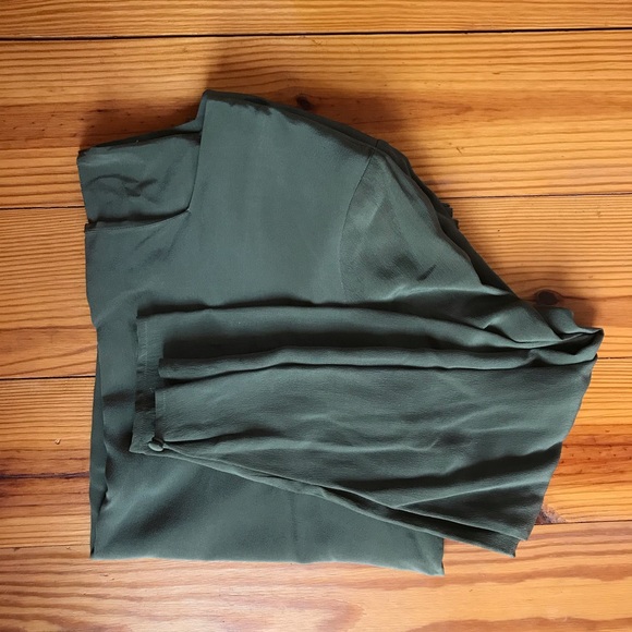 Spenser Jeremy Green Boxy Silk Long Sleeve Top, EUC, 12 - Picture 14 of 14